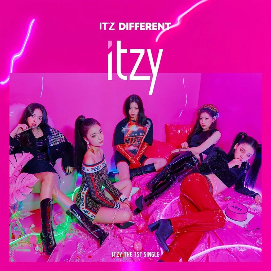 Pochette de l’album IT’z DIFFERENT de ITZY